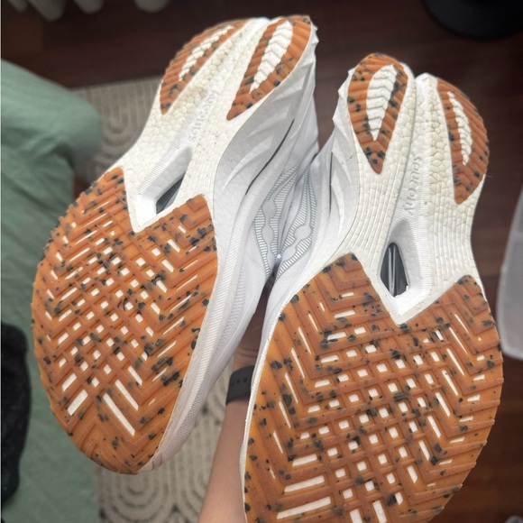 Saucony Endorphin Speed 4 - Picture 6 of 6